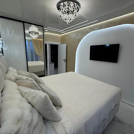 Rich Lägenhet Plovdiv